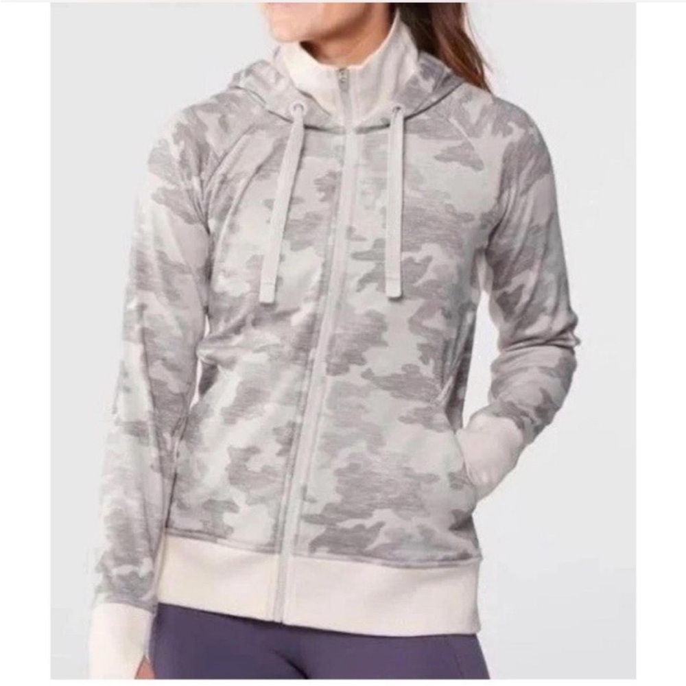 Athleta Triumph Printed Hoodie Jacket in Grey
Gypsum Camo Medium